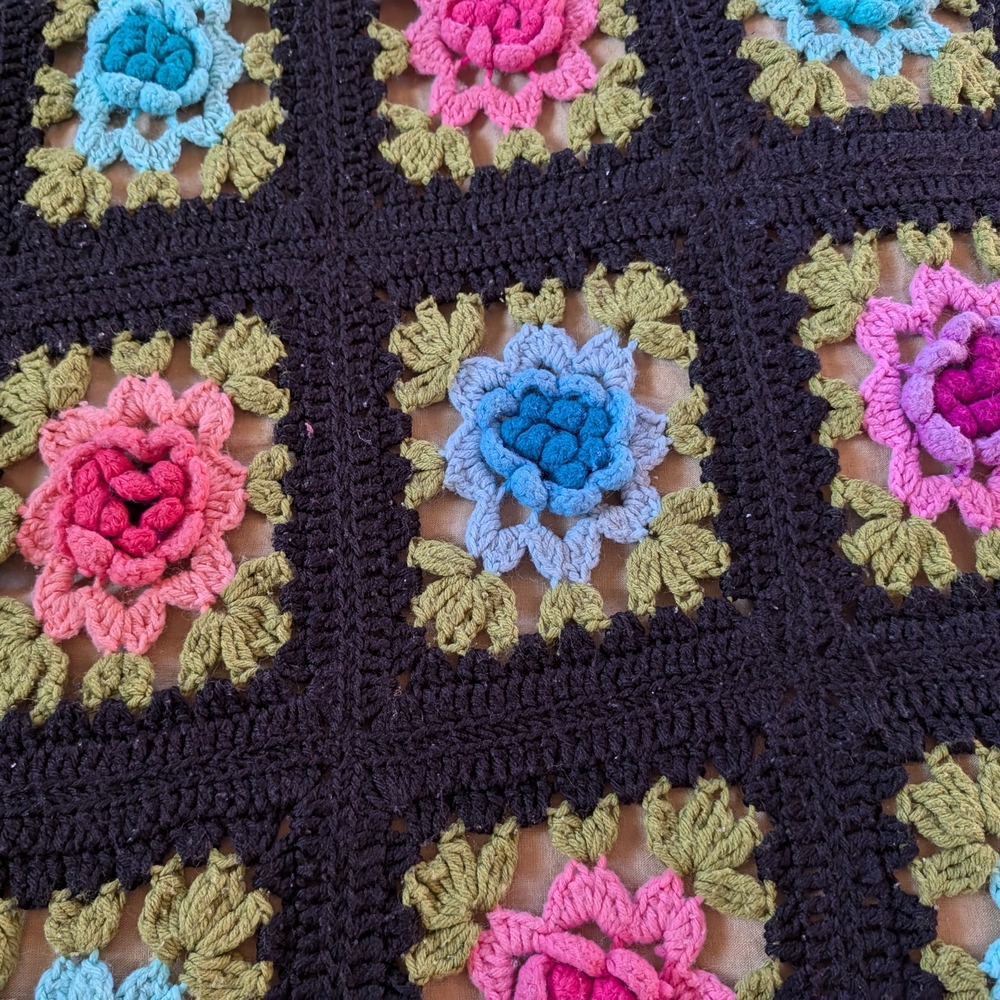 Vintage Crochet Granny Square Floral Blanket Black Boho Cottagecore Throw 56x79 - Picture 6 of 12